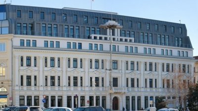 Българската банка за развитие ББР  засега се отказва от планираната облигационна