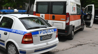 14-годишно момче изскочи на пътя, помете го патрулка в Кюстендил