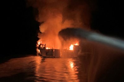 Осем загинаха при пожар на яхта в Калифорния 