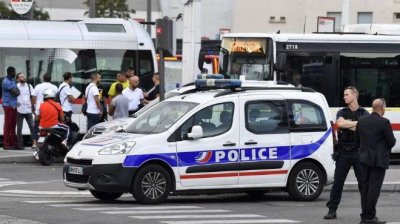 Ужас във Франция! Един убит и 7 ранени във Вильорбан