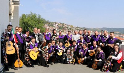 Испанци пяха „Моя страна, моя България” в Търново