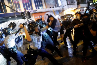 Оттеглят закона, предизвикал протестите в Хонконг