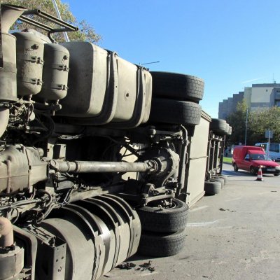 Камион се преобърна край Гоце Делчев