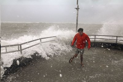 Ураганът „Дориан” достигна Флорида (ВИДЕО)