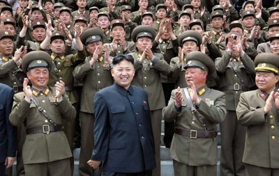 Северна Корея екзекутира двама гимназисти защото са гледали южнокорейски и