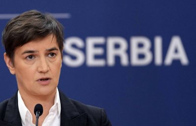 Бърнабич: Сърбия възнамерява да върне свои войски в Косово