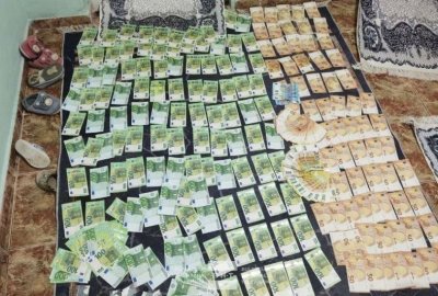 Откриха синтетични наркотици и хиляди евро в дома на наркодилър от Добрич