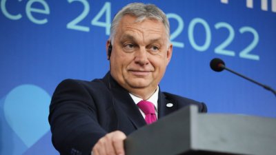 Унгарският премиер Виктор Орбан се подигра на Европейския парламент в социалните медии