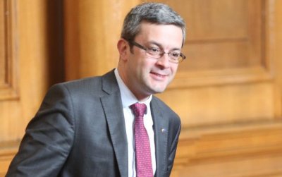 Биков за акад. Денков: Вторият ешелон на ГЕРБ проби при ПП