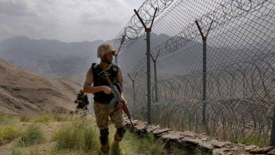 Талибаните убиха шестима пакистанци при стрелба през границата