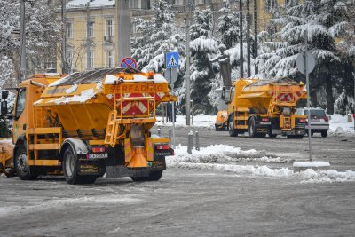104 снегорина чистят улиците на София