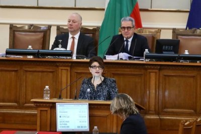Атанасова не иска "ремонт на ремонта" на ИК