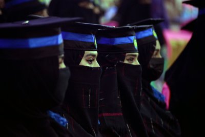 Забраната жени да учат в университетите в Афганистан противоречи на шариата