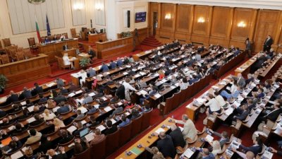 Депутатите отхвърлиха на първо четене промени в Търговския закон с