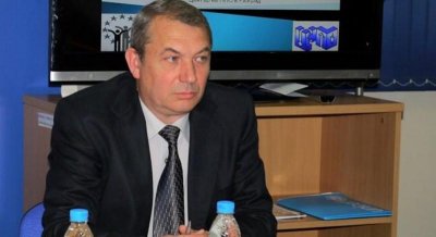 Областният управител Иван Петков който нападна 2 деца в село