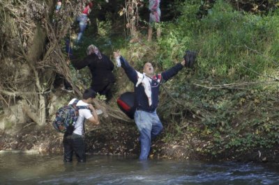 Хърватската полиция спаси 10 мигранти в река Сава