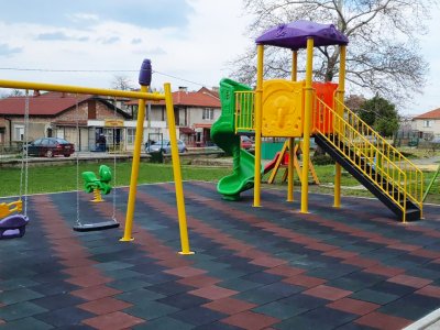 Рецидивист извърши непристойни действия на детска площадка в Своге