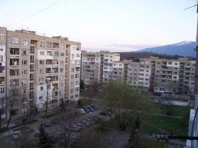 Цените на жилищата в София не само не се укротиха