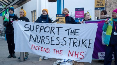 Медицинските сестри във Великобритания стачкуват за втори път този месец във