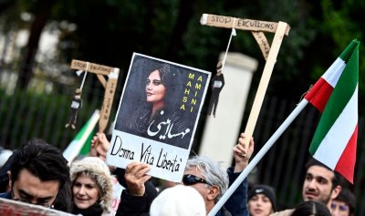 В Иран задържаха 7 души, свързани с Обединеното кралство