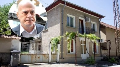 Родната къща на Слави Трифонов в плевенското село Тодорово по известно