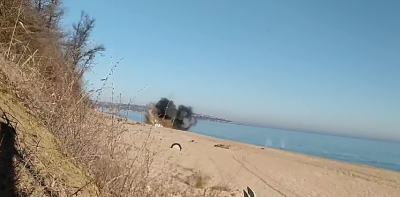 Взривиха стара мина на плажа в Обзор 