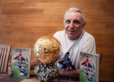 Футболната легенда Христо Стоичков отправи поздрав към всички българи за