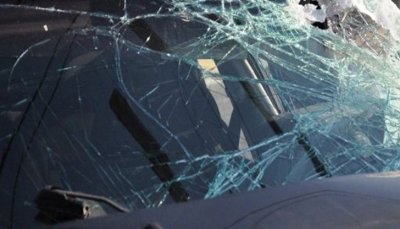 Дрогирано момиче на 18 години се блъсна с колата си