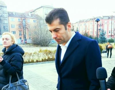 Съдът даде ход на делото на Кирил Петков срещу Бойко