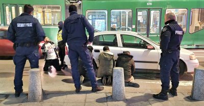 Акция в центъра на София задържани са нелегални мигранти Полицейски