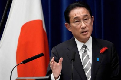 Поканиха японския премиер в Киев