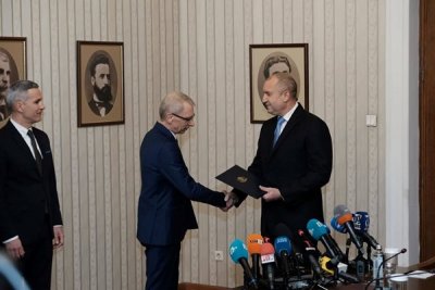 Акад Николай Денков върна неизпълнен втория мандат на президента Румен