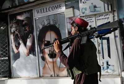 Талибаните закриват салоните за красота за жени