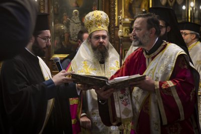 Епископ Поликарп оглави Молебен в столичния митрополитски храм Св вмца Неделя