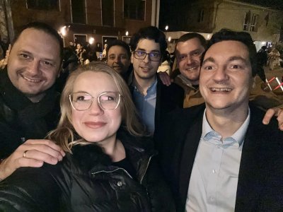 Деница Златева гони злите духове (Снимки)