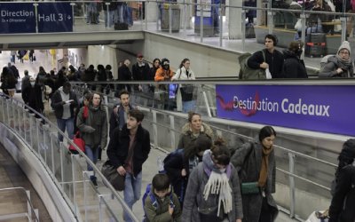 Ползващите обществения транспорт французи вероятно ще имат кошмарен ден утре