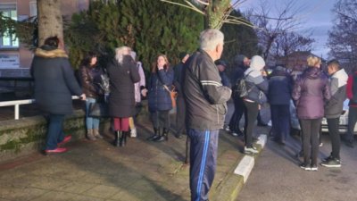 Пореден протест на жители на казанлъшкото село Бузовград Този път