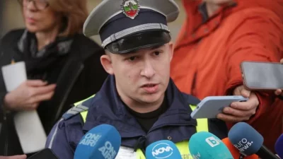 Министърът на вътрешните работи Иван Демерджиев награждава полицаи отказали подкуп