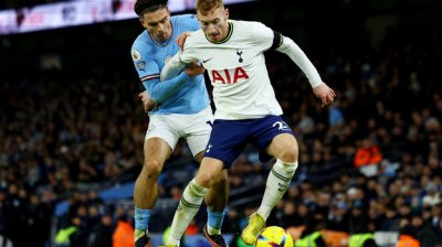 Шампионът Манчестър Сити се доближи на пет точки зад лидера Арсенал макар и