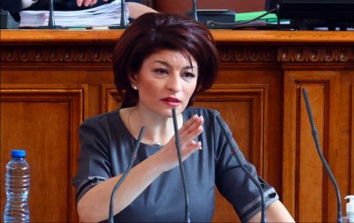 Десислава Атанасова: Проява на лидерство беше, че седнахме на една маса
