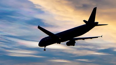 Самолет на известна авиокомпания пътуващ от Полша за Атина се