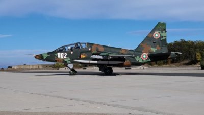 Всички самолети Су 25 които са по щат на Българската армия
