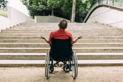 Властта дава до 100 бона за достъпа на хора с увреждания