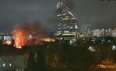 Силен пожар до "Цариградско шосе" в София