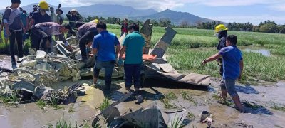 Самолет на филипинските военновъздушни сили се разби в провинция Батаан при