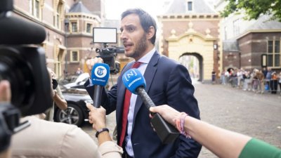Холандският външен министър се застъпи за активиста, разкъсал Корана 