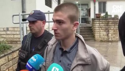 Шофьорът  помел шест коли и автобус в Бургас остава в ареста  Окръжният съд