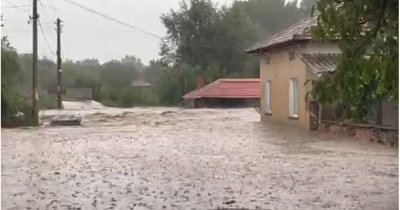 Държавата обезпечава пострадалите села в Карловско Пари има Но трябват