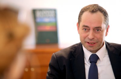 България извика за консултации посланика си в Македония