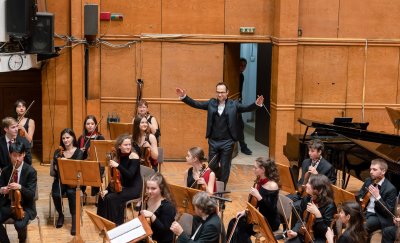 Младата смяна музиканти от Филхармония „Пионер“ очарова публиката в зала „България“